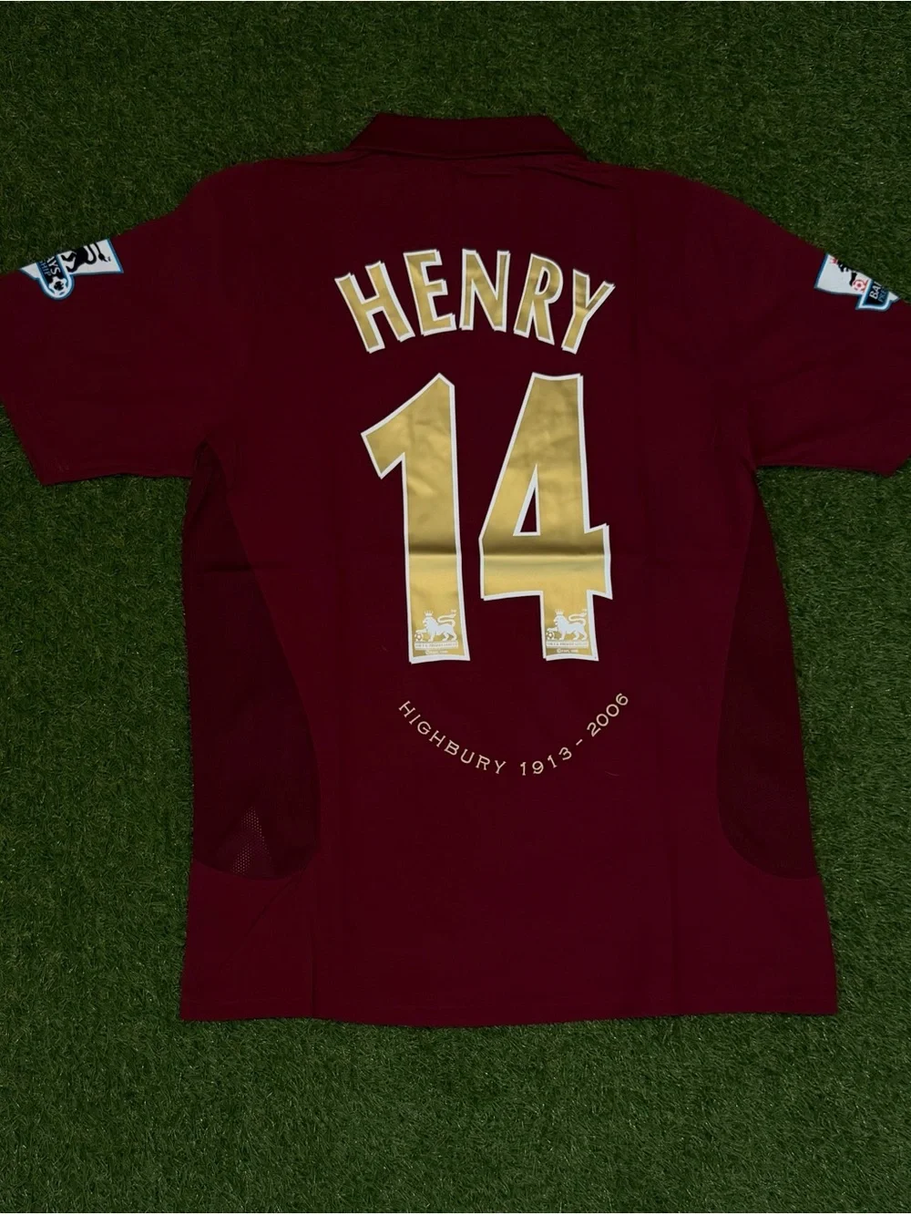 Nike Maroon Arsenal O2 Football Jersey with Gold Accents